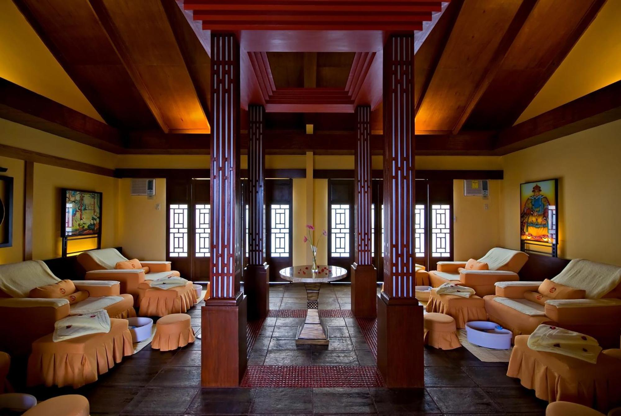 Henann Regency Resort And Spa Balabag  Exterior photo The spa at the Four Seasons Hotel, Bangkok