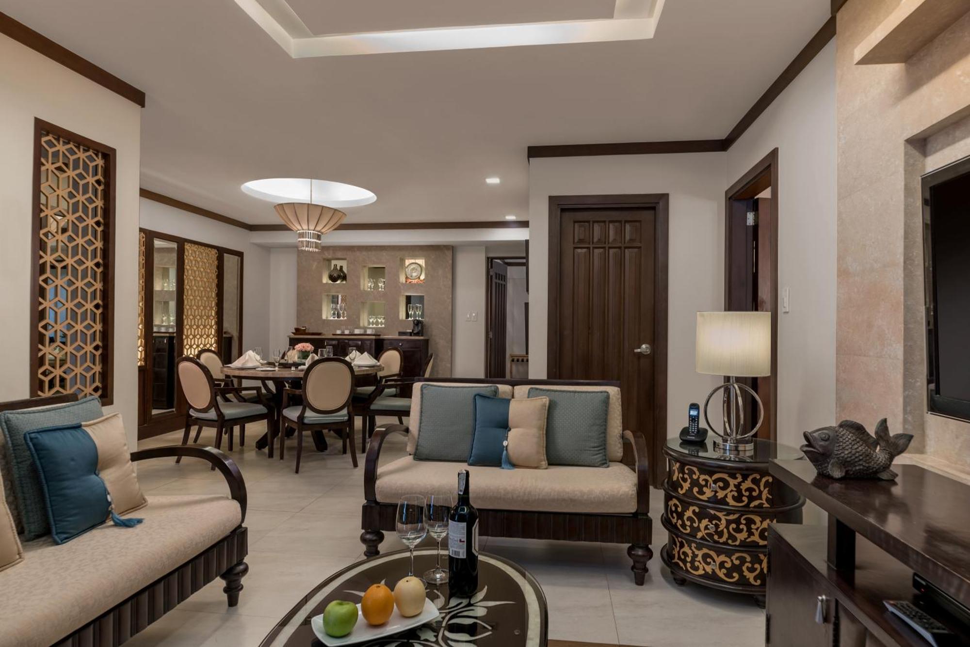 Henann Regency Resort And Spa Balabag  Room photo A suite at the Taj Bengal